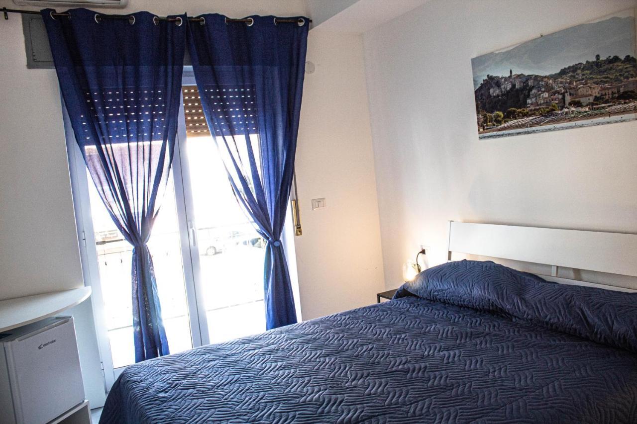 Bed End Breakfast Mediterraneo Scalea Kültér fotó